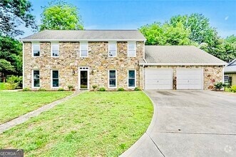 Building Photo - 470 Shadowlawn Road SE