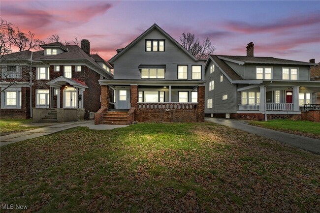 Foto del edificio - 3234 Euclid Heights Blvd