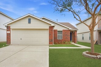 Building Photo - 3023 Legends York Dr