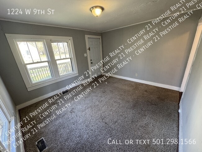 Building Photo - 1224 W 9th St