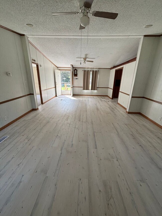 Building Photo - Beautiful 4 Bedroom Home in Blanchard!