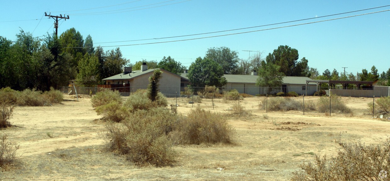 Building Photo - 13509 Rancharias Rd