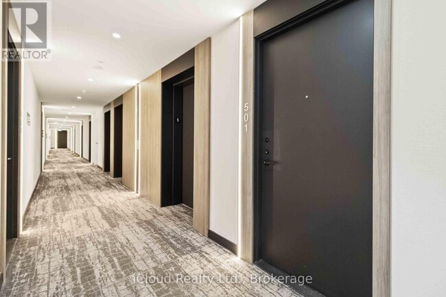 Photo du bâtiment - 220 Missinnihe Way