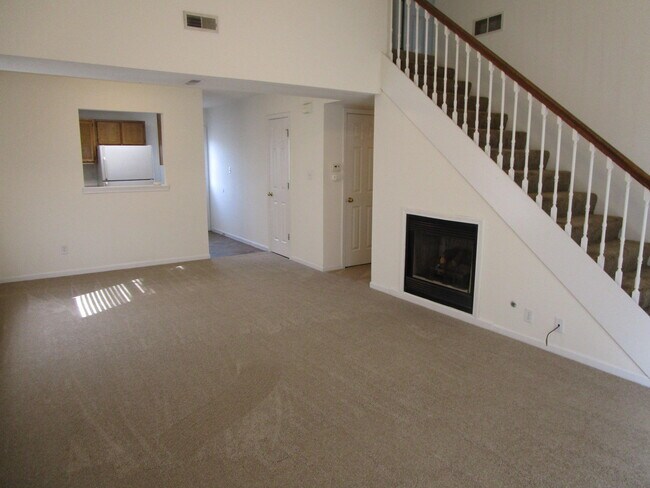 Building Photo - 3519 Ponderosa St