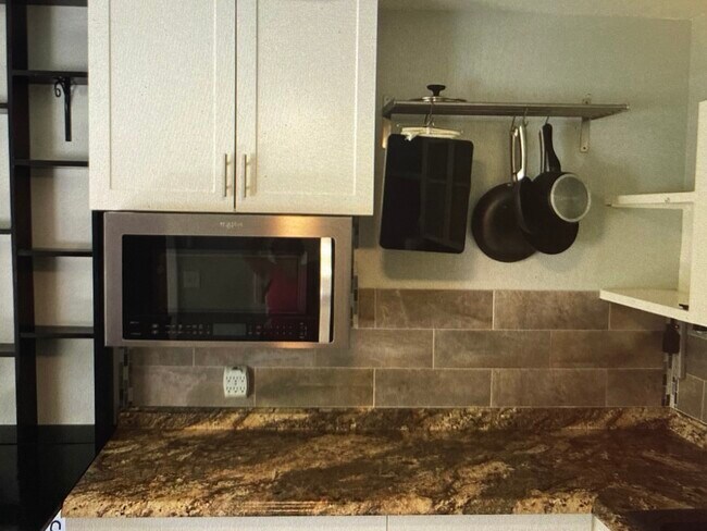 Kitchen - 505 Barcelona Avenue