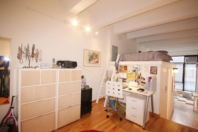 Foto del edificio - 12 Stoneholm St