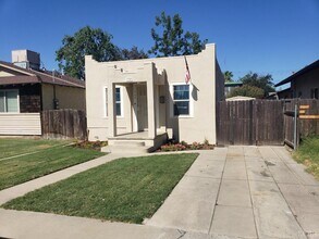 Building Photo - 904 Kaweah St