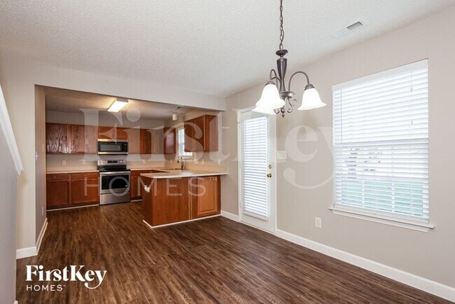 Foto del edificio - 808 River Trail Rd