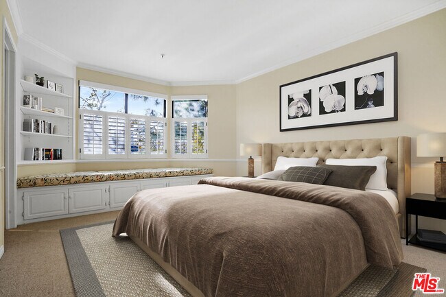 Foto del edificio - 2102 Century Park Ln