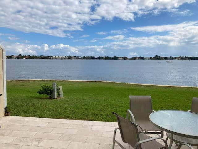 Primary Photo - 60 N Lakeshore Dr