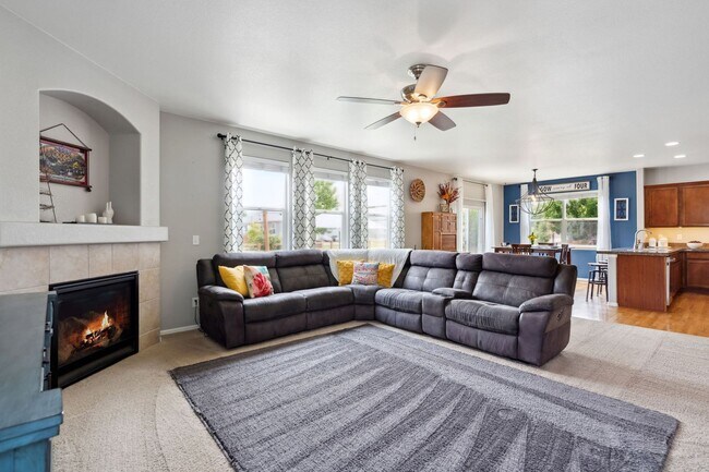 Building Photo - Spacious 4-Bedroom Home in Windshire Park