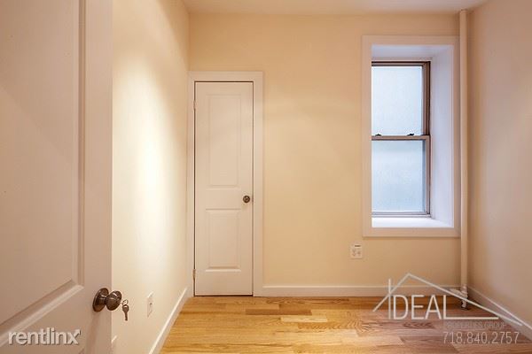 Building Photo - 261 Cumberland St
