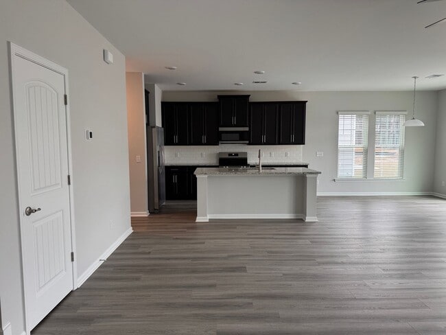 Foto del edificio - Brand New 4 bedroom home!!