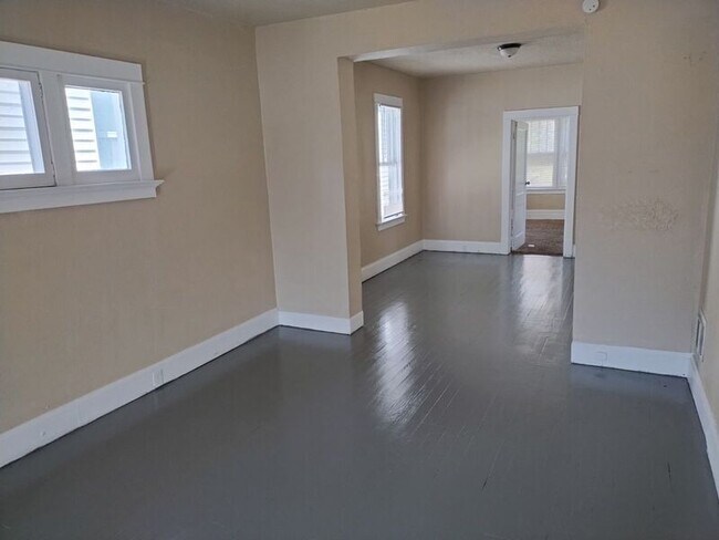 Foto del edificio - 6709 Stratford Ave