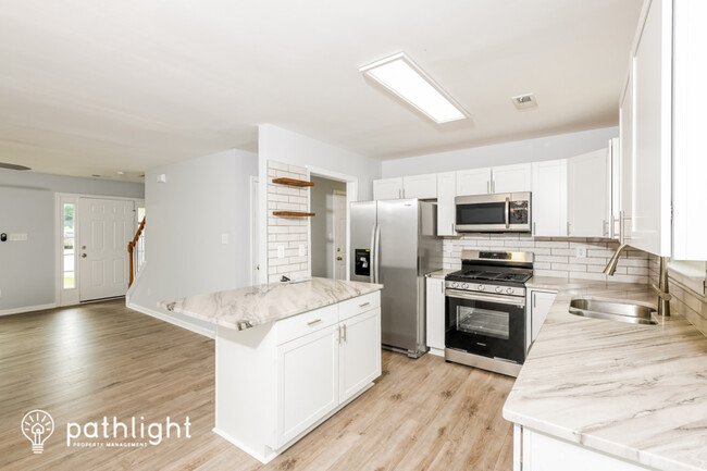 Building Photo - 6448 Goldenrod Court