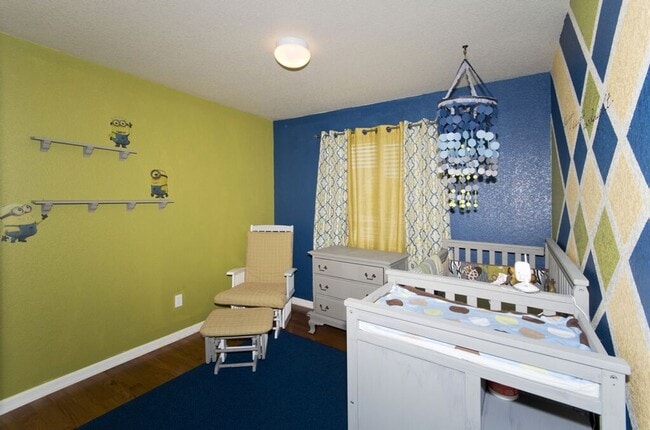 Foto del edificio - **HOLIDAY MOVE IN SPECIAL**