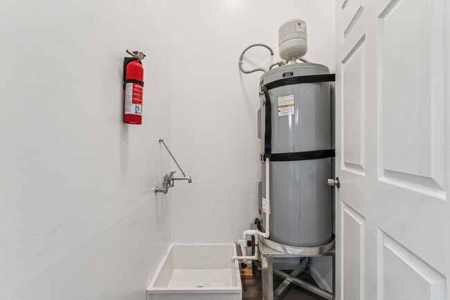 Foto del edificio - 911 - Office