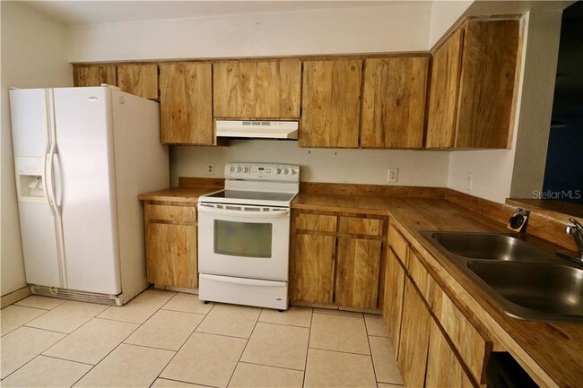 Building Photo - 8418 N Jones Ave