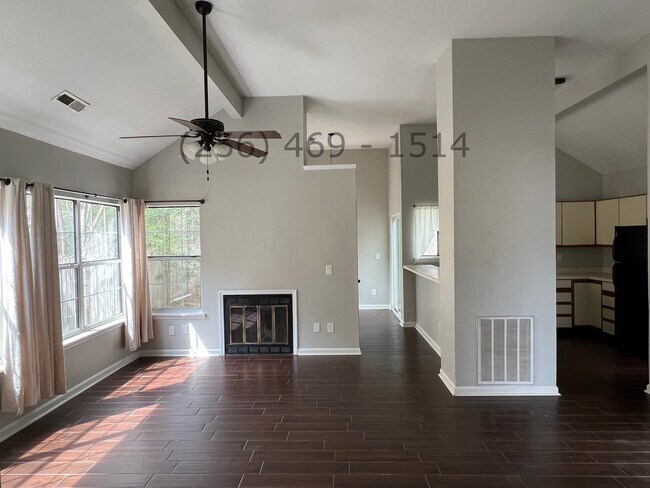 Foto del edificio - 138 Briargate Ln