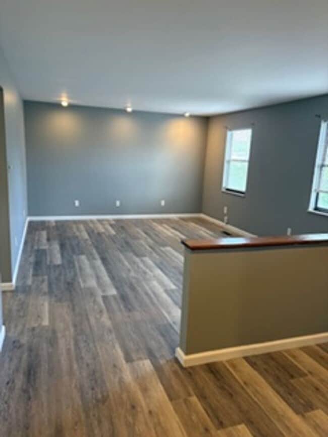 Building Photo - 2 Bedroom Condo Close to I-140 ( Pellissippi Parkway) Alcoa City services