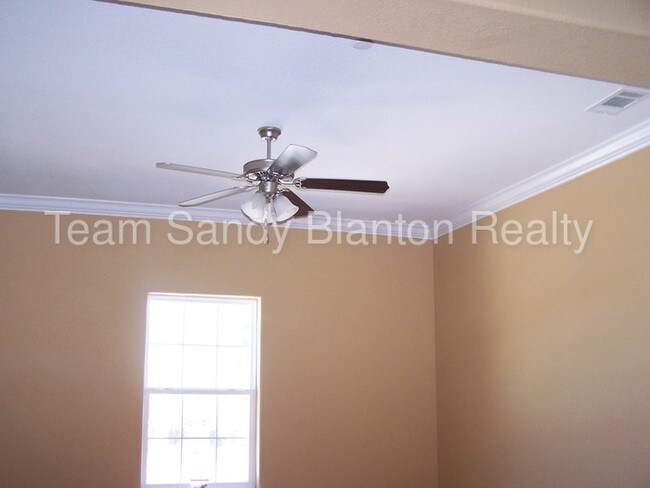 Building Photo - 7071 Lake Joanne Dr