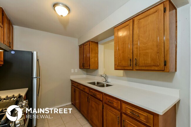 Foto del edificio - 4649 E 14th St