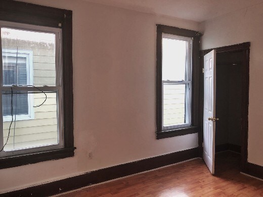 Primary Photo - 5 Bed 1 Bath home in Phillisburg