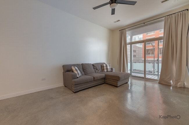 Building Photo - 949 W Madison St