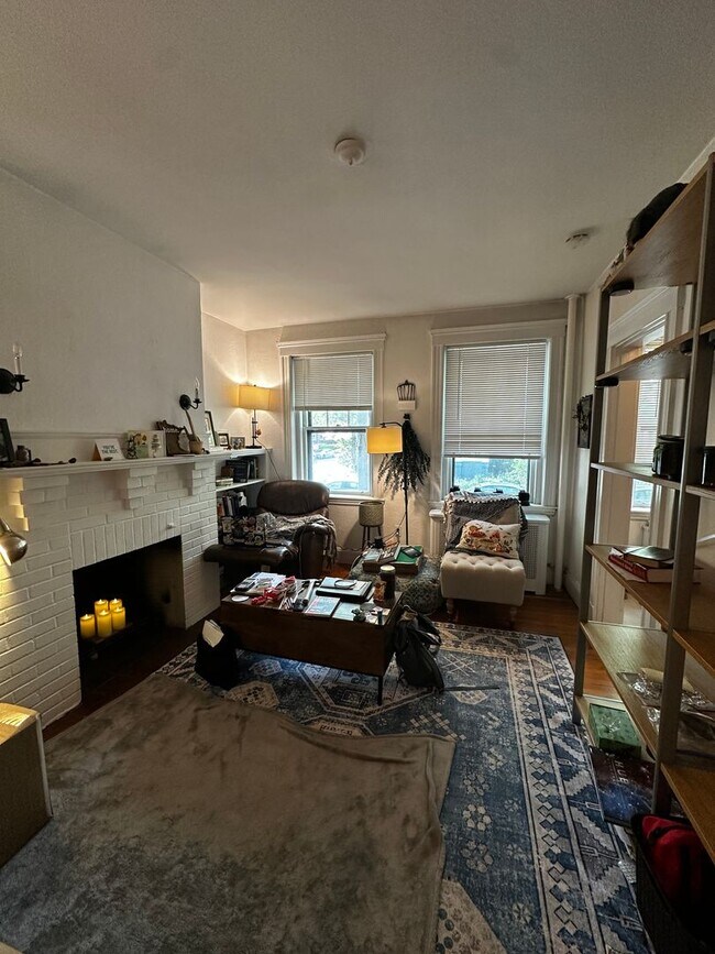 Building Photo - Charming 1-Bedroom Apartment Near Harvard ...