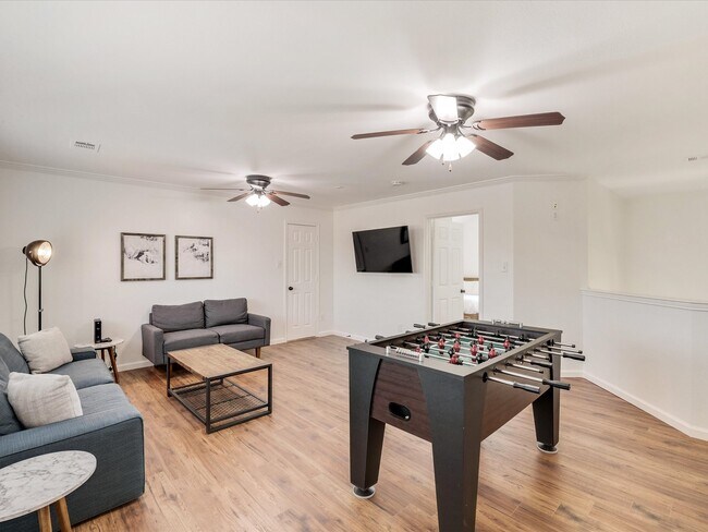 Foto del edificio - 7132 Hunt Ln