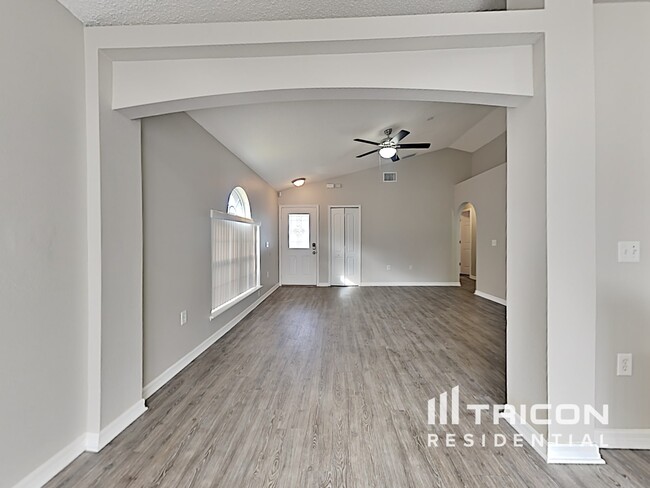 Building Photo - 7312 Lawn Tennis Ln