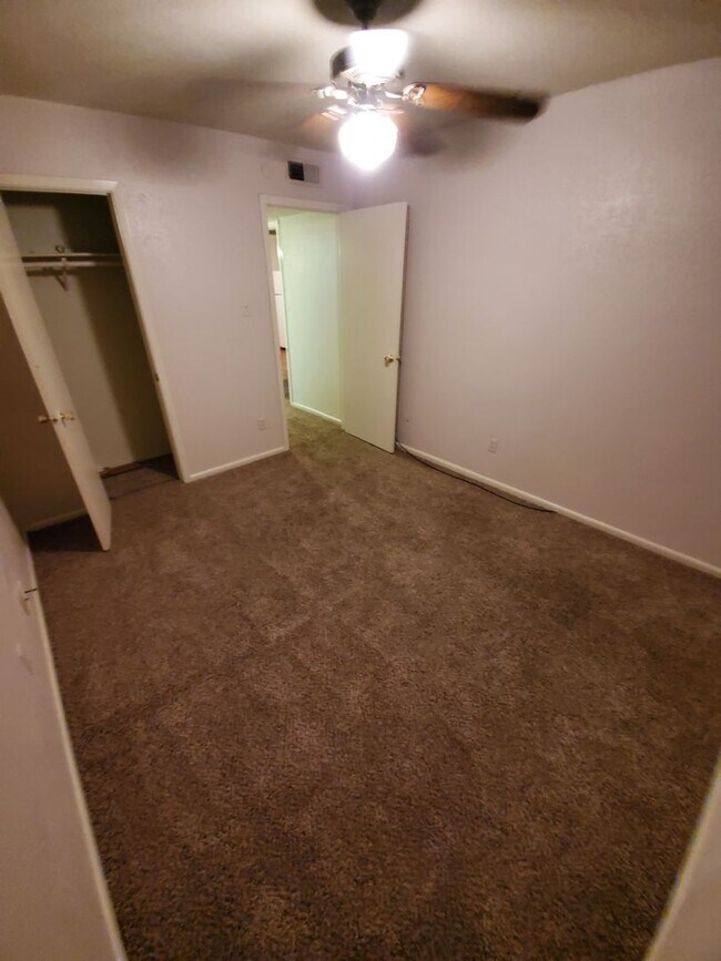 Foto del edificio - 1606/1608 Cloverdale