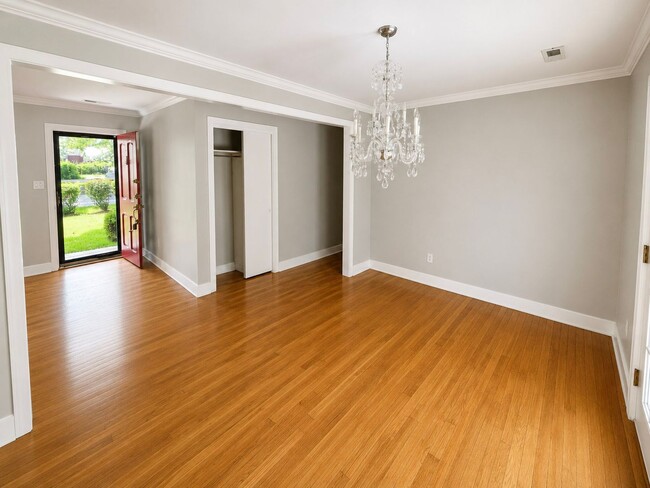 Building Photo - 1452 Birthright St