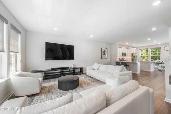 Building Photo - 64 Wembley Wy