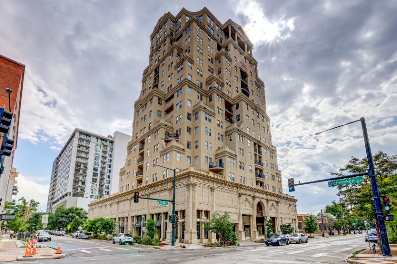 Primary Photo - 300 W 11th Ave