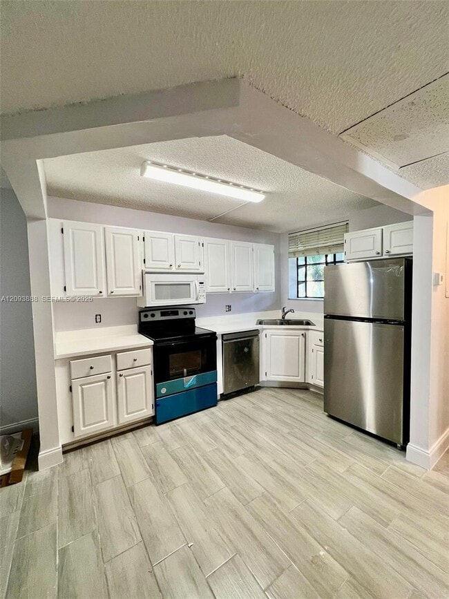 Building Photo - 1258 S Military Trail