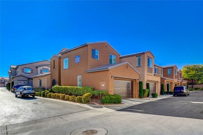 Building Photo - 11414 Newton Commons Dr