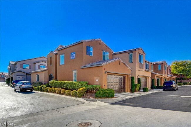 Foto del edificio - 11414 Newton Commons Dr