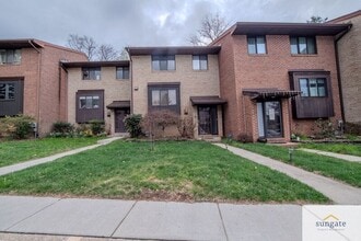Building Photo - 418 Five Farms Ln