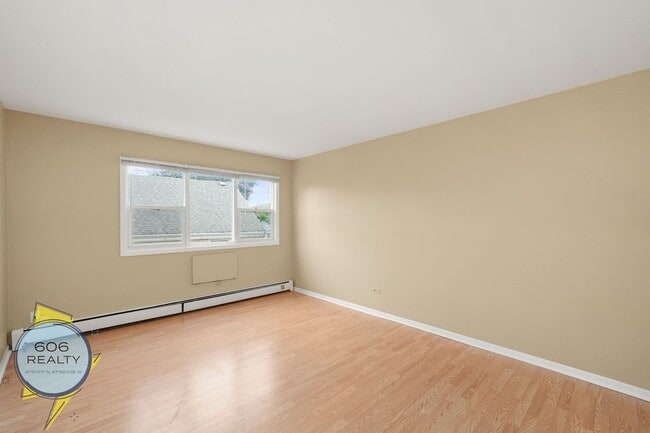 Building Photo - 1213 34th Ave