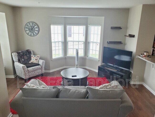 Foto del edificio - 4949 Small Gains Way