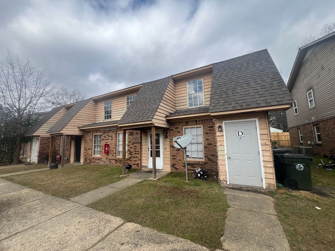 Photo - 716 33rd Street E