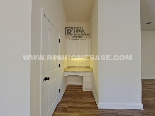 Building Photo - Spacious 3-Bedroom Home in Charming Pace N...
