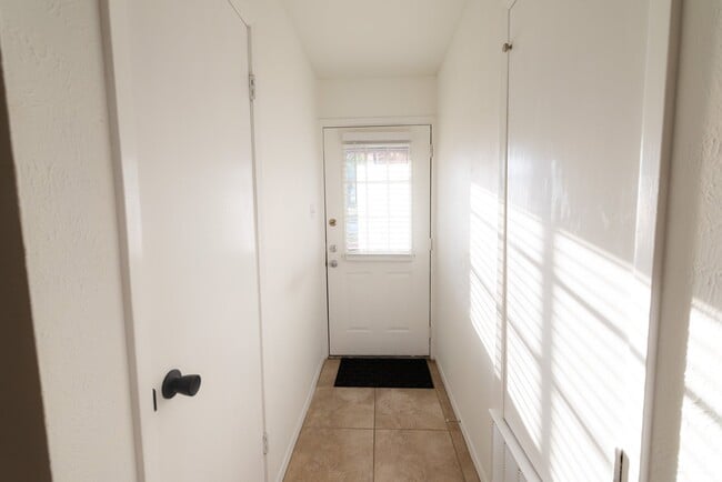 Building Photo - 1606 Gatlinburg Dr