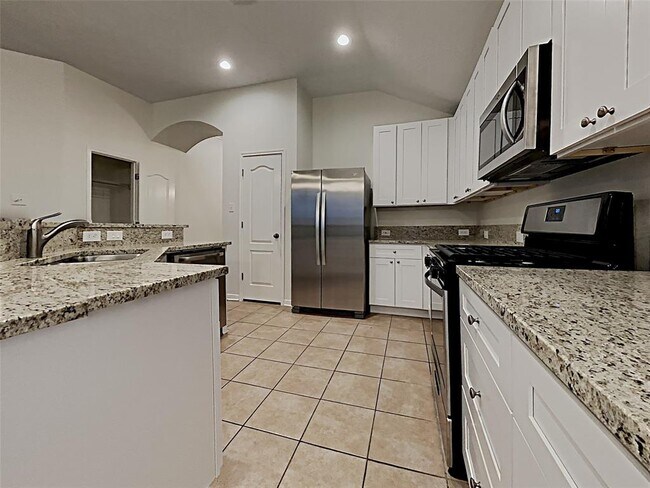 Foto del edificio - 30114 Saw Oaks Dr
