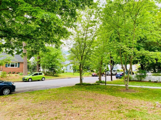 Foto del edificio - Adorable 2bdrm/1bth Rancher Located in Richmond's West End!!