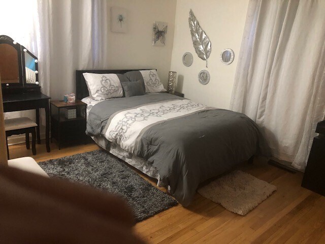 Foto del edificio - 12 Brookside Ave E