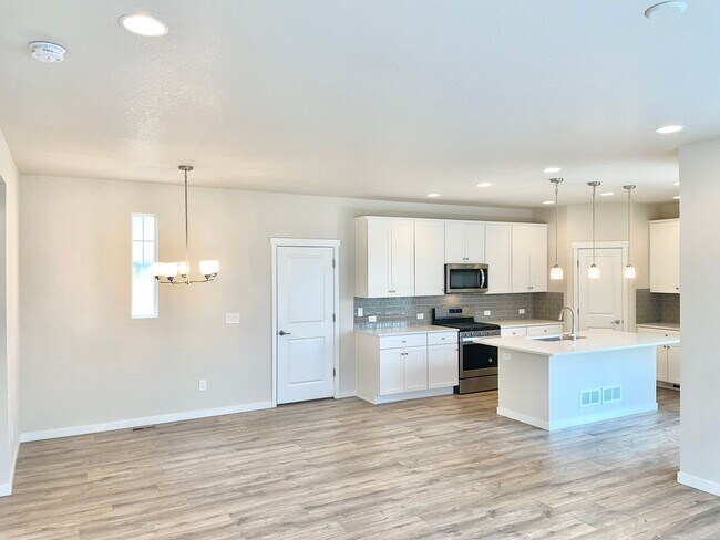 Foto del edificio - 5829 Spring Breeze Dr