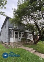 Building Photo - 2109 S Garfield Dr