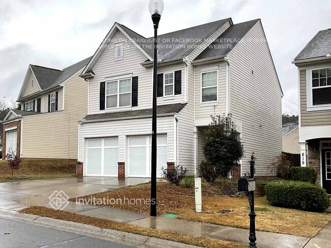 Building Photo - 819 Forsythia Way